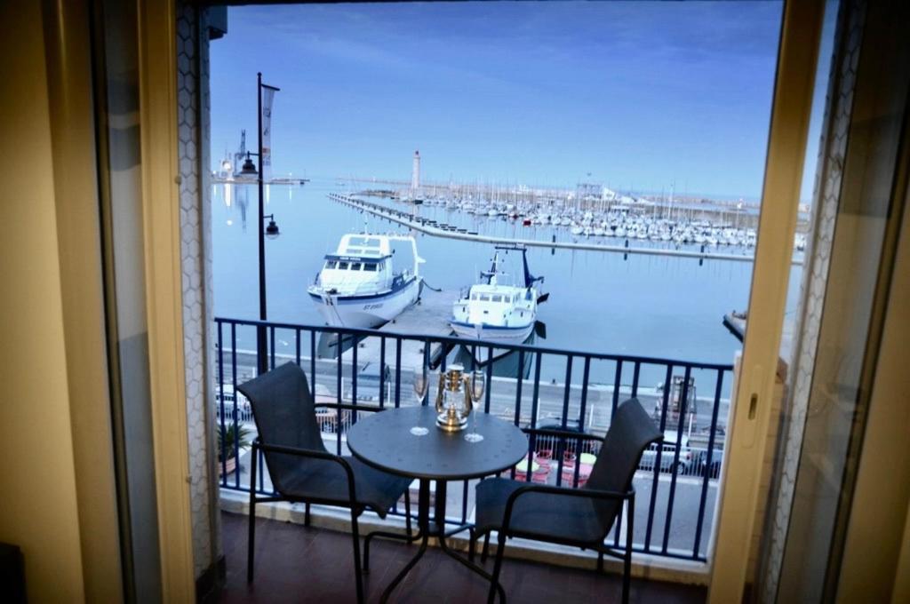"Luigi" Balcon Sur La Mer Et Le Port De Sète מראה חיצוני תמונה